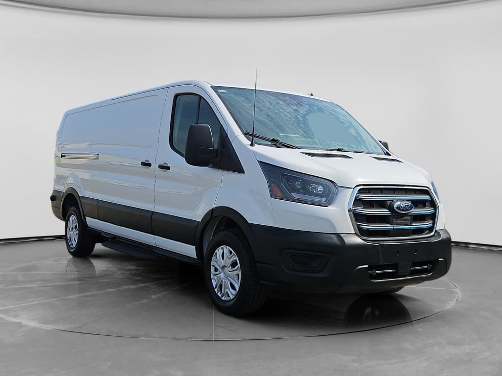 2024 Ford E-Transit view 4