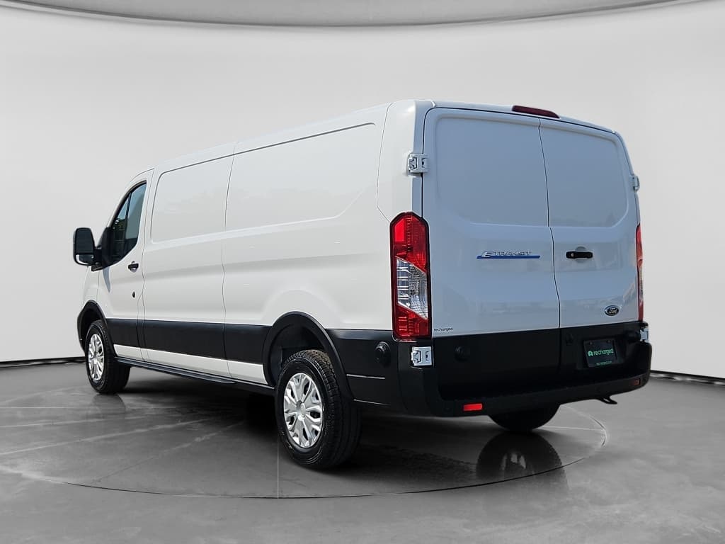 2024 Ford E-Transit view 2
