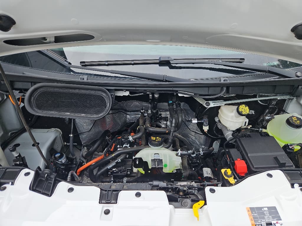 2024 Ford E-Transit view 22