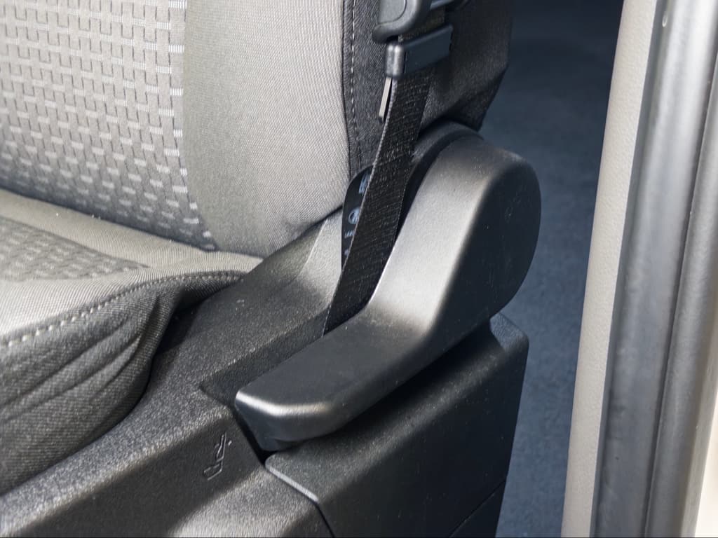 2024 Ford E-Transit view 8
