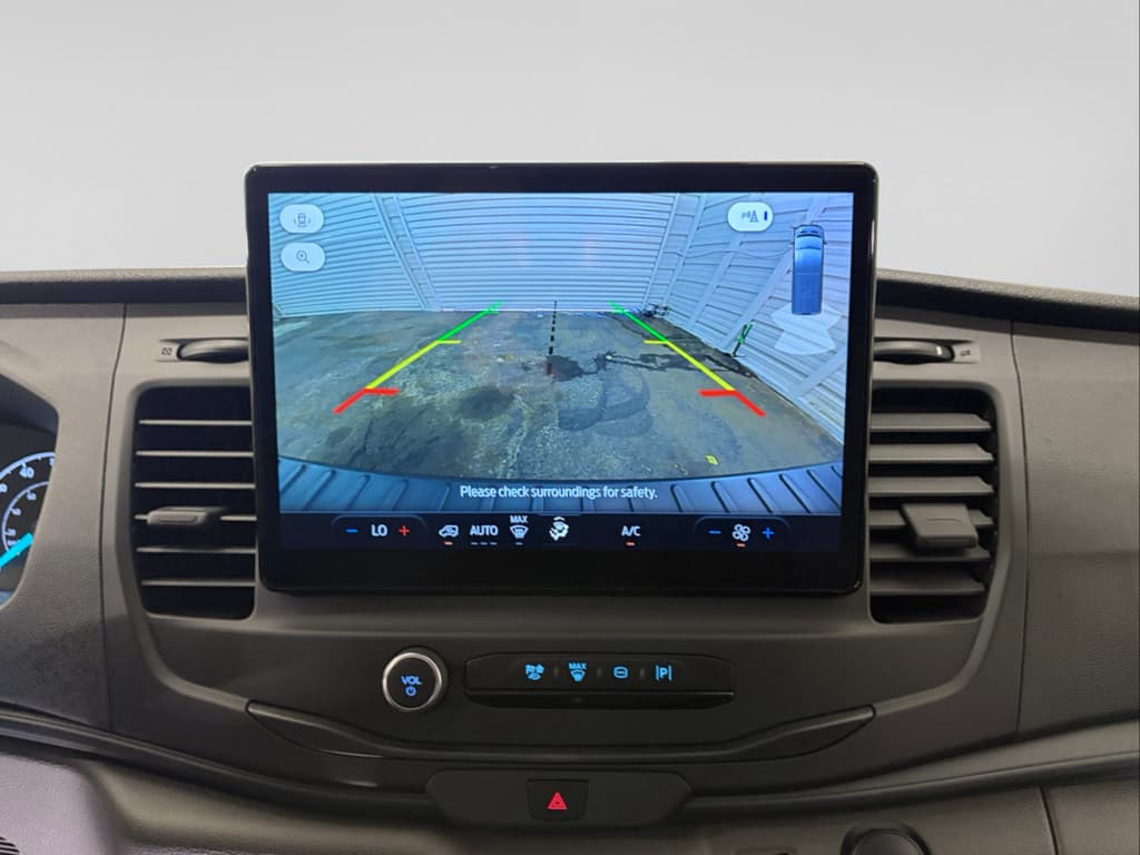 2024 Ford E-Transit view 17