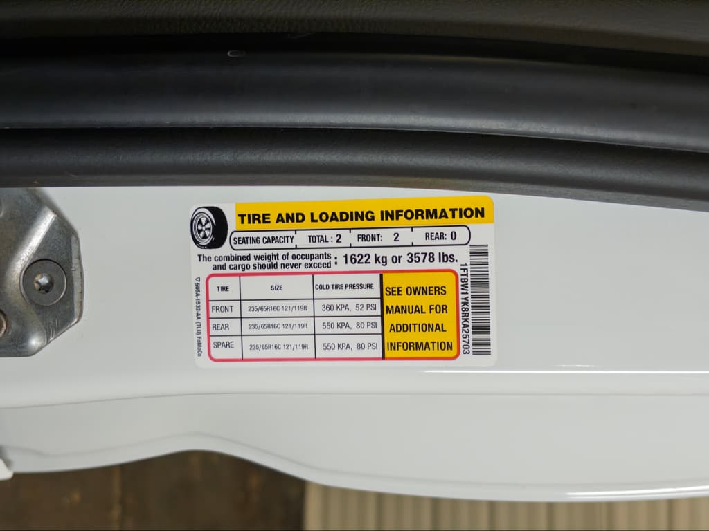 2024 Ford E-Transit view 27