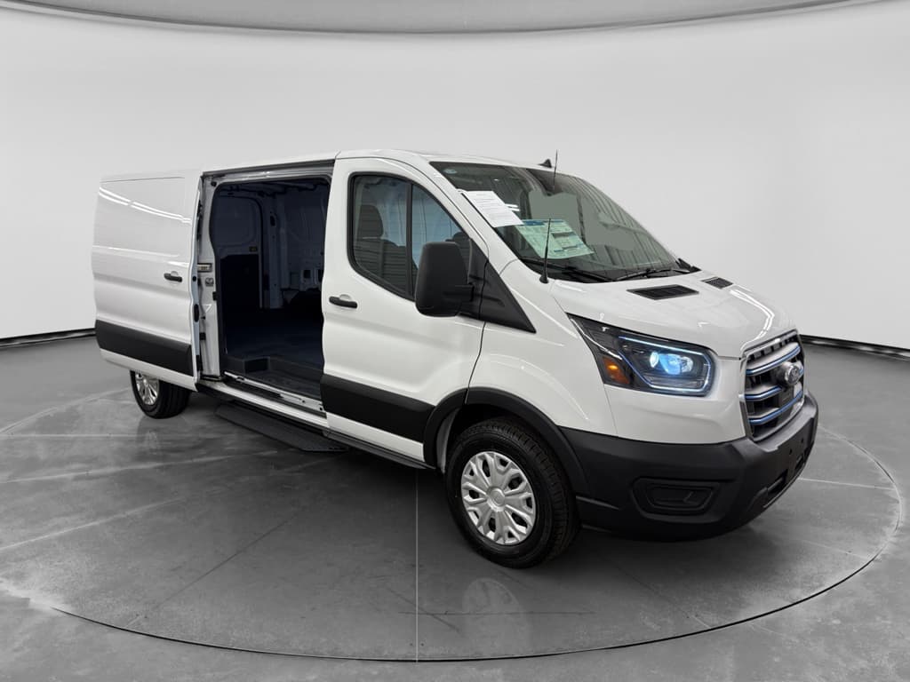 2024 Ford E-Transit view 5