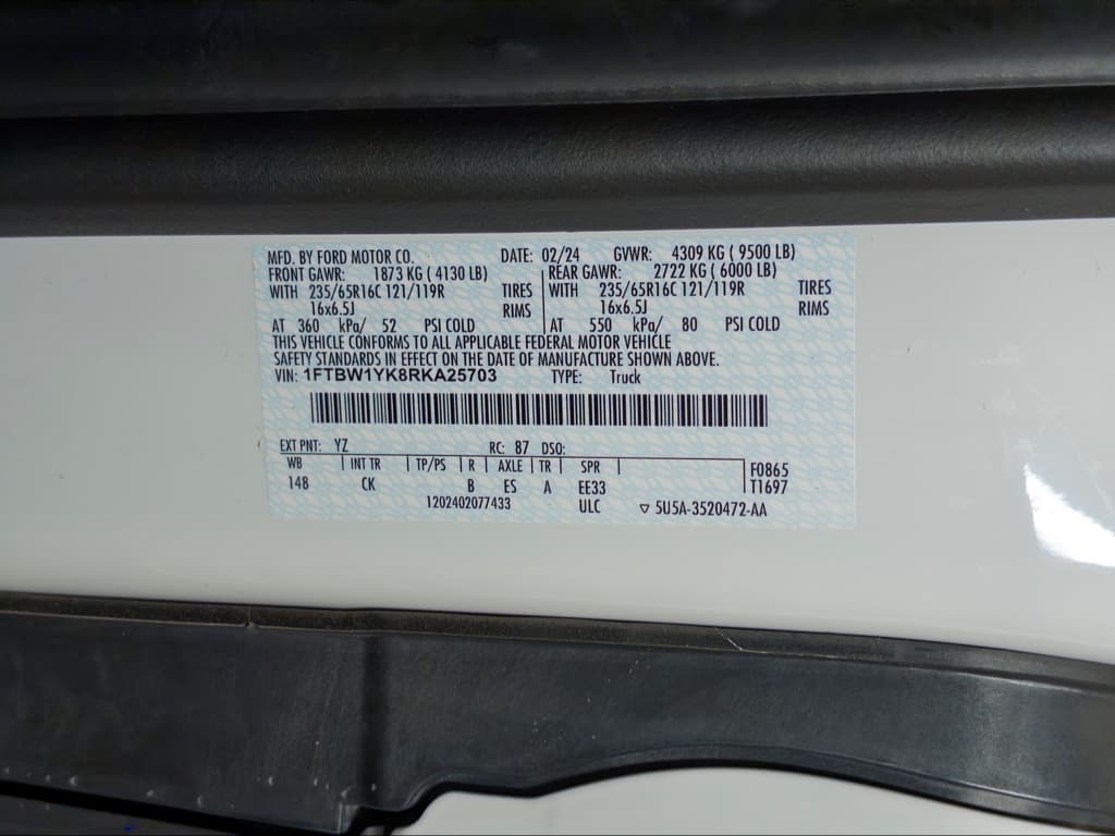 2024 Ford E-Transit view 28