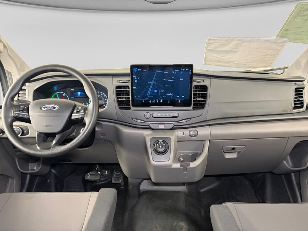 2024 Ford E-Transit view 19