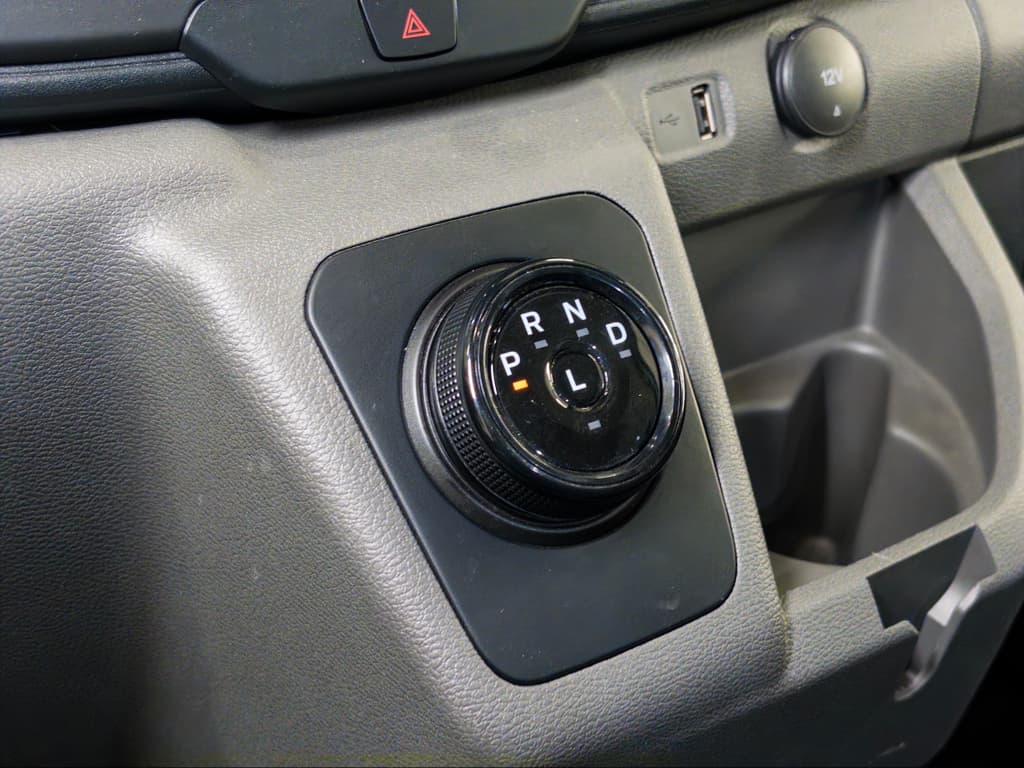 2024 Ford E-Transit view 18