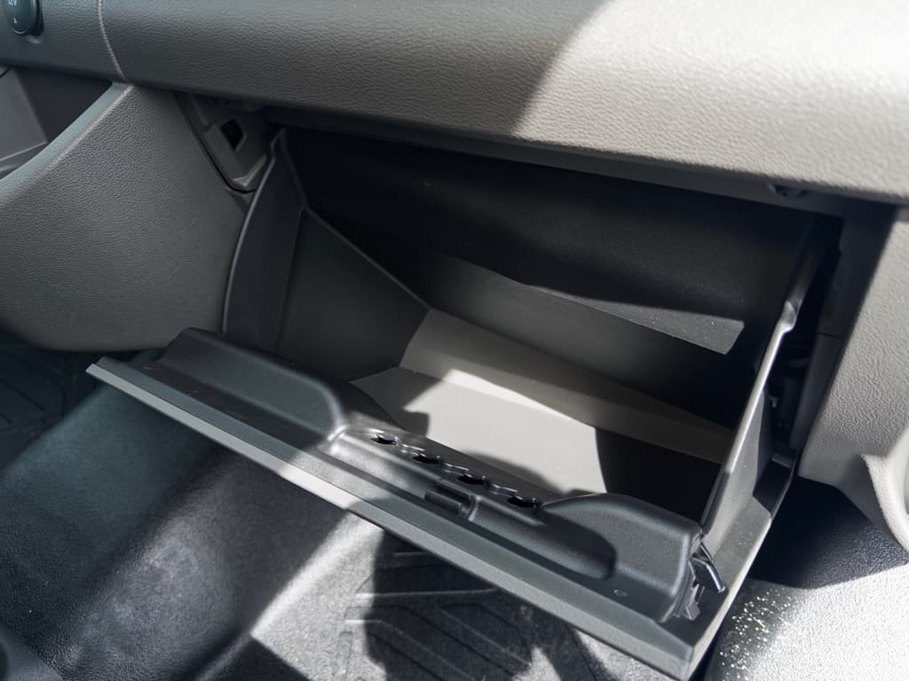 2024 Ford E-Transit view 18