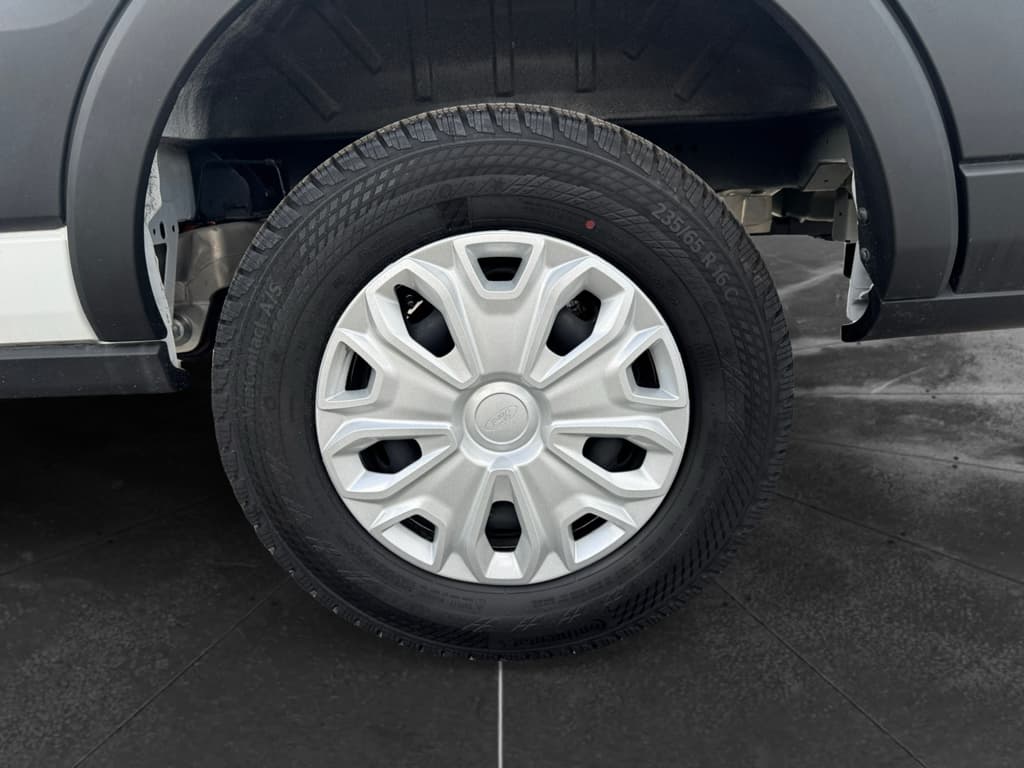 2024 Ford E-Transit view 27