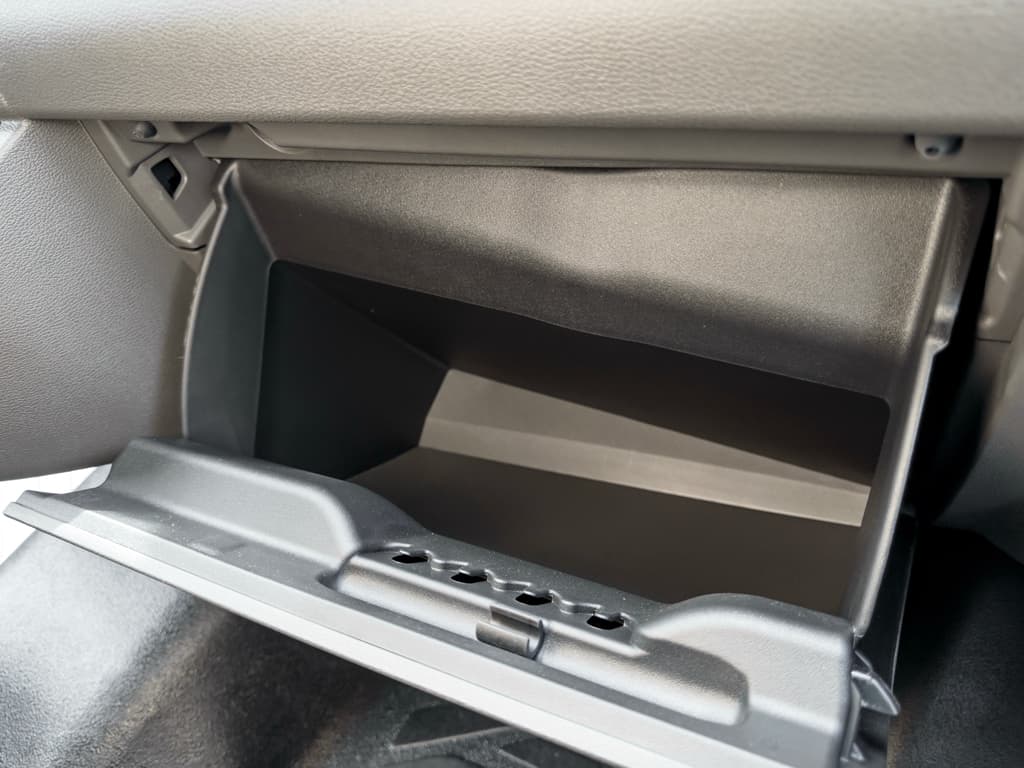 2024 Ford E-Transit view 18