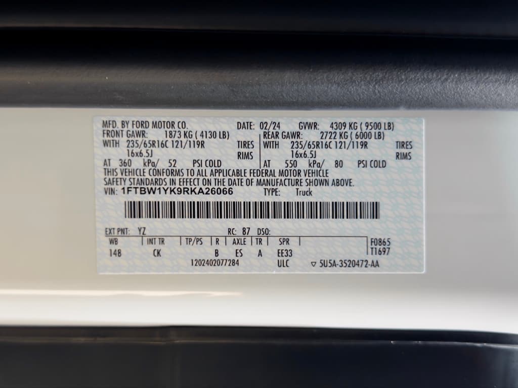 2024 Ford E-Transit view 23