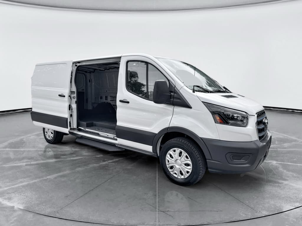 2024 Ford E-Transit view 20