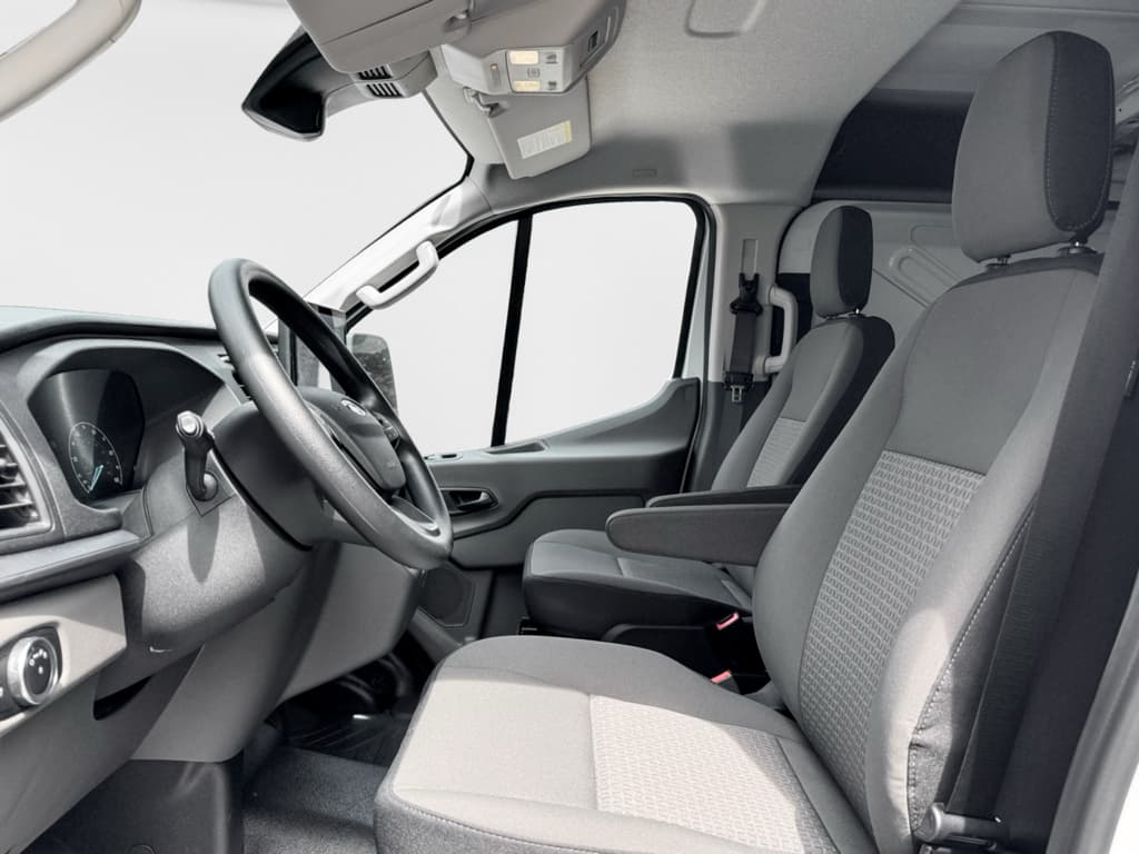 2024 Ford E-Transit view 16