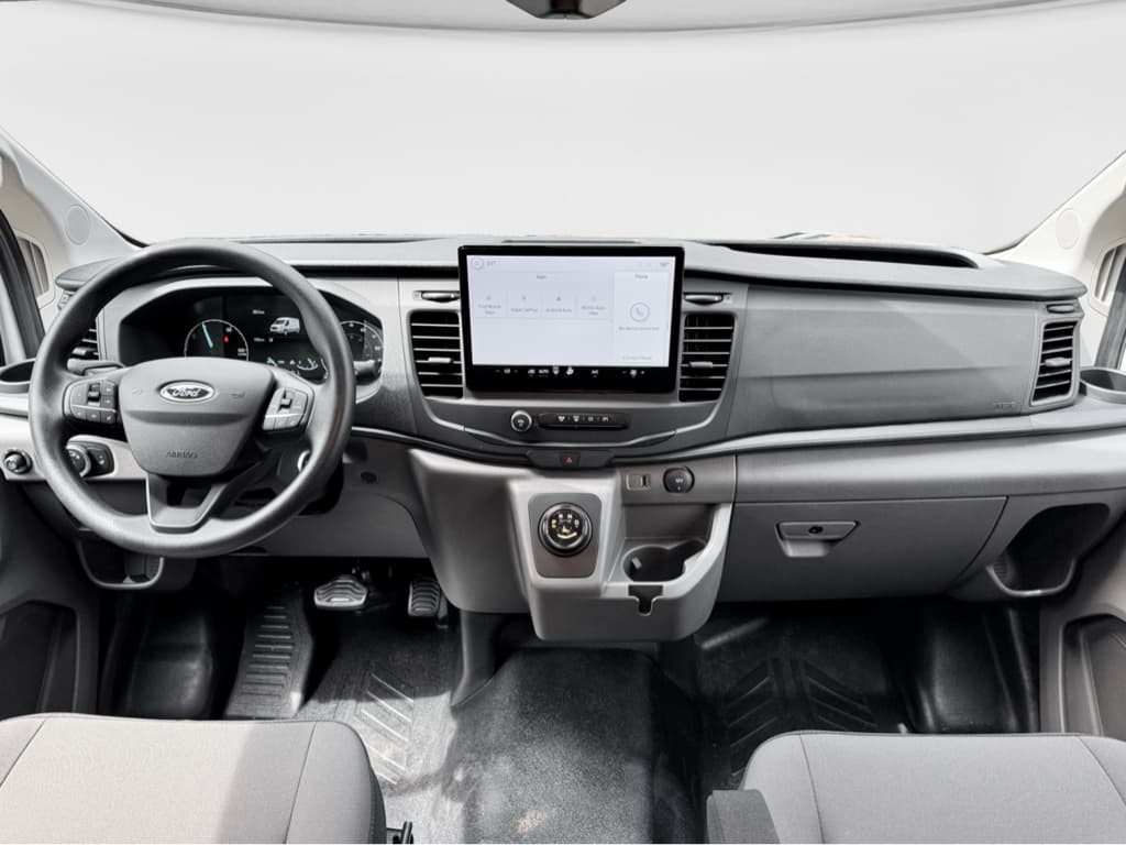 2024 Ford E-Transit view 15