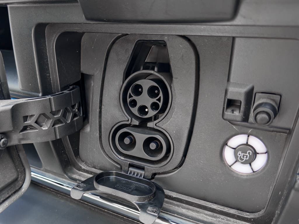 2024 Ford E-Transit view 4