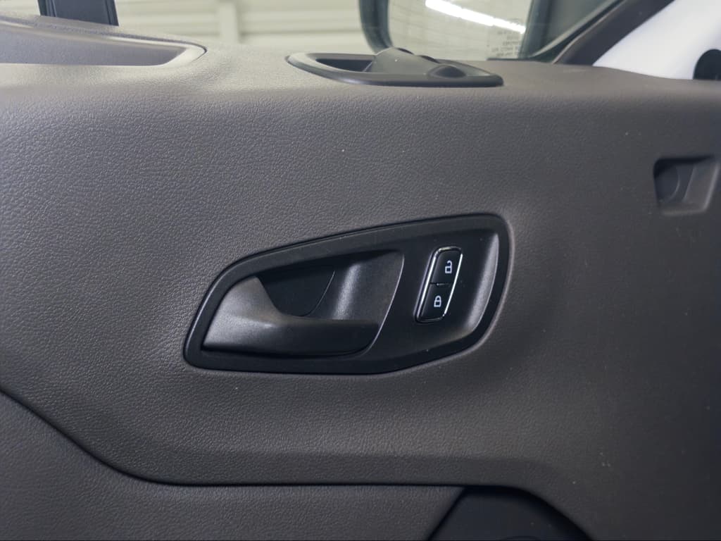 2024 Ford E-Transit view 6