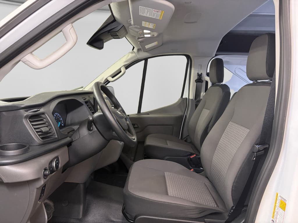 2024 Ford E-Transit view 17