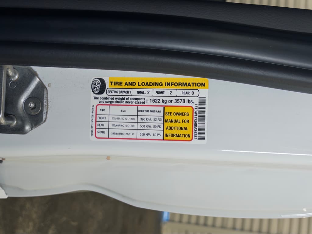 2024 Ford E-Transit view 25