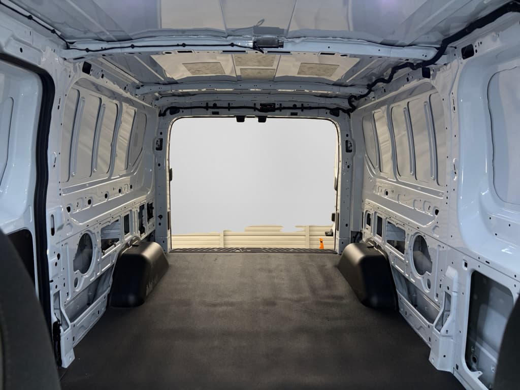 2024 Ford E-Transit view 20