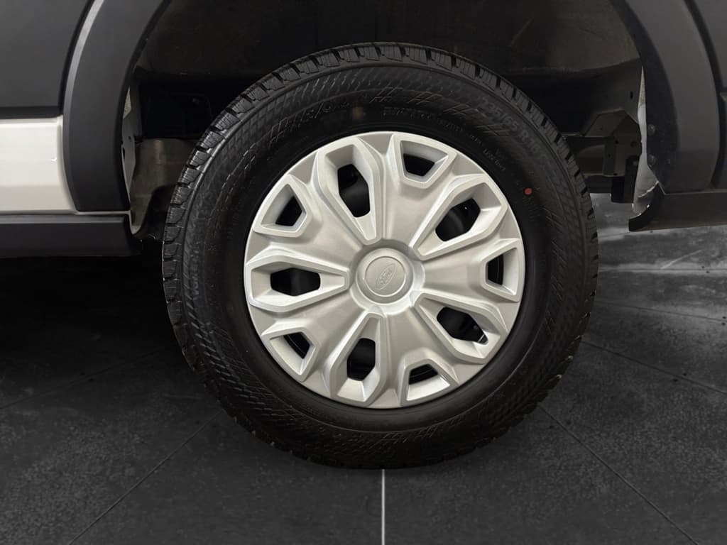 2024 Ford E-Transit view 28