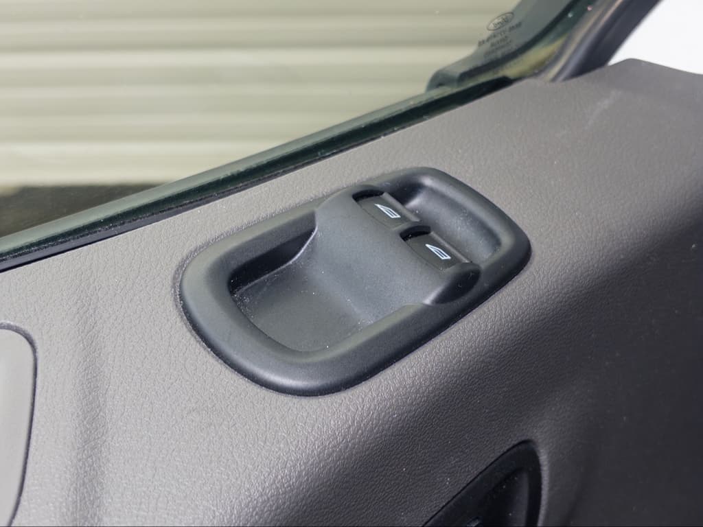 2024 Ford E-Transit view 5