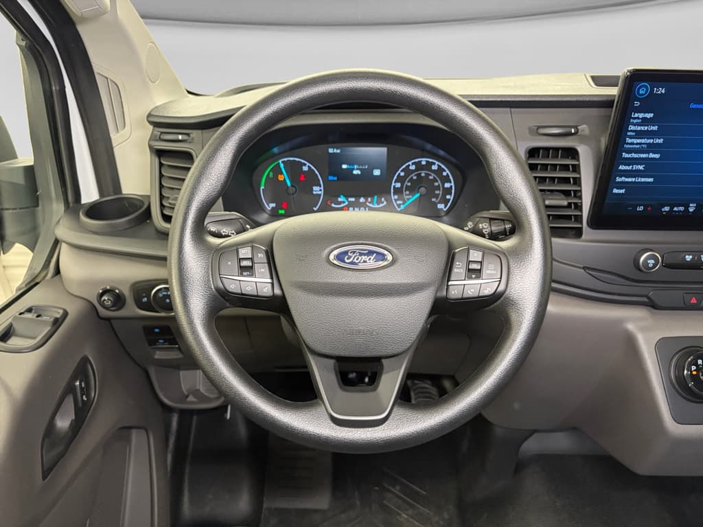 2024 Ford E-Transit view 7