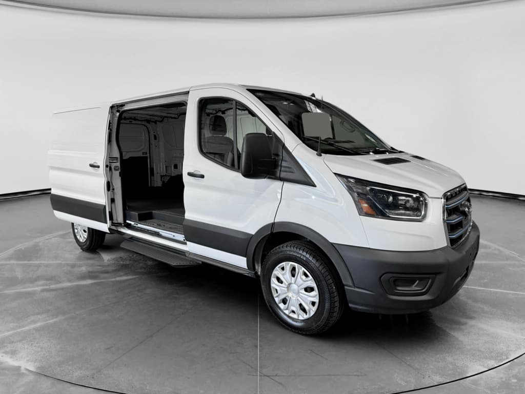 2024 Ford E-Transit view 22