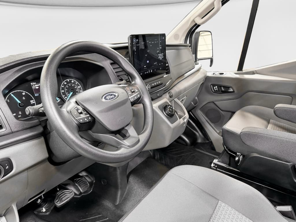 2024 Ford E-Transit view 20