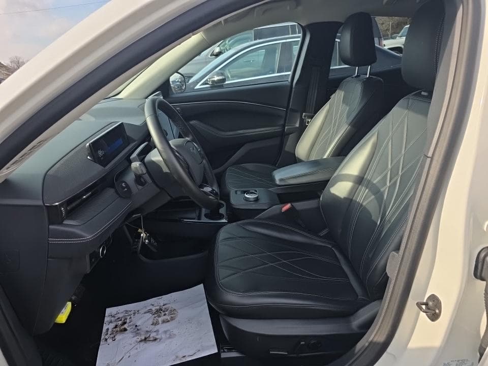 2024 Ford Mustang Mach-E view 5