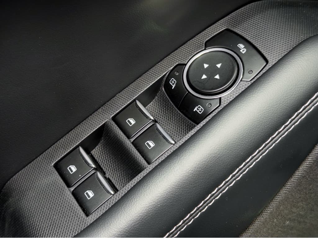 2024 Ford Mustang Mach-E view 7