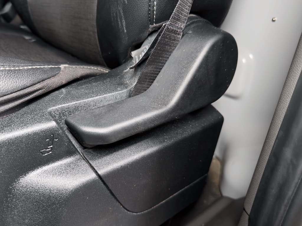 2022 Ford E-Transit view 6