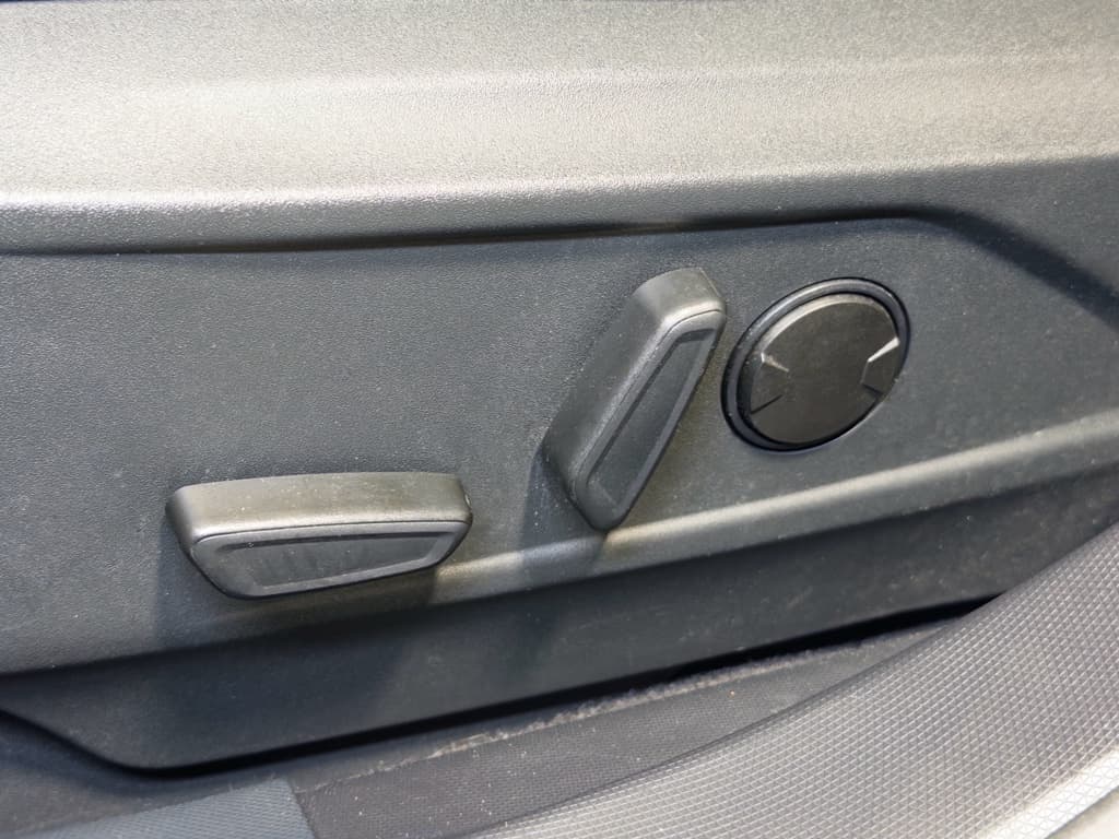 2022 Ford Mustang Mach-E view 7