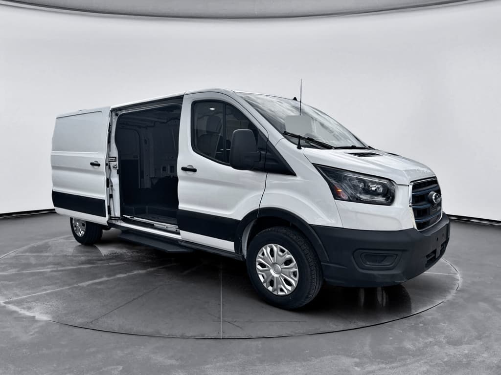 2024 Ford E-Transit view 22