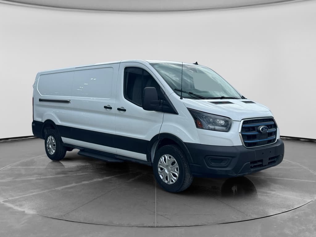 2024 Ford E-Transit view 4