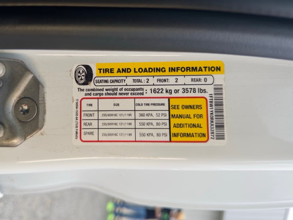 2024 Ford E-Transit view 25