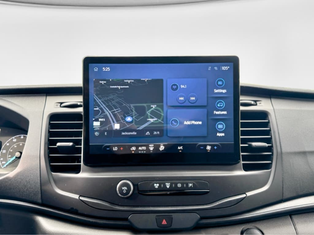 2024 Ford E-Transit view 11