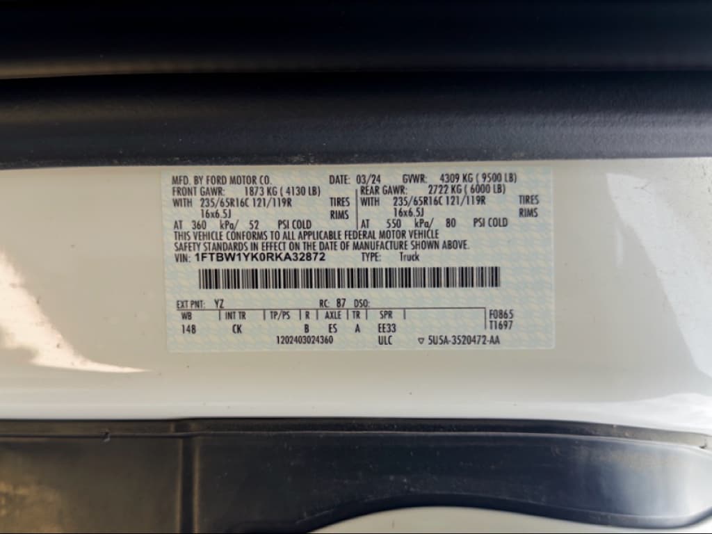 2024 Ford E-Transit view 24