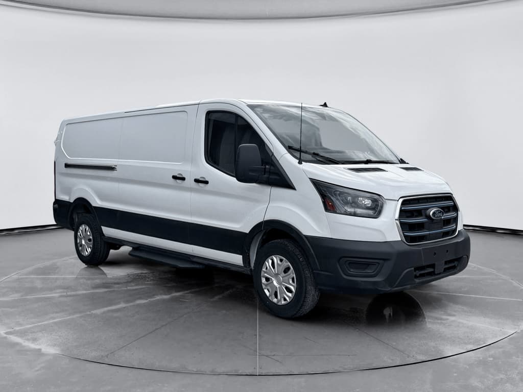 2024 Ford E-Transit view 4