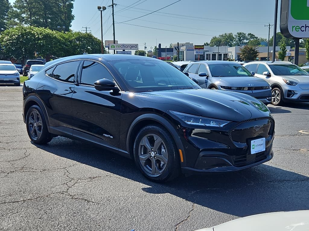2021 Ford Mustang Mach-E view 5
