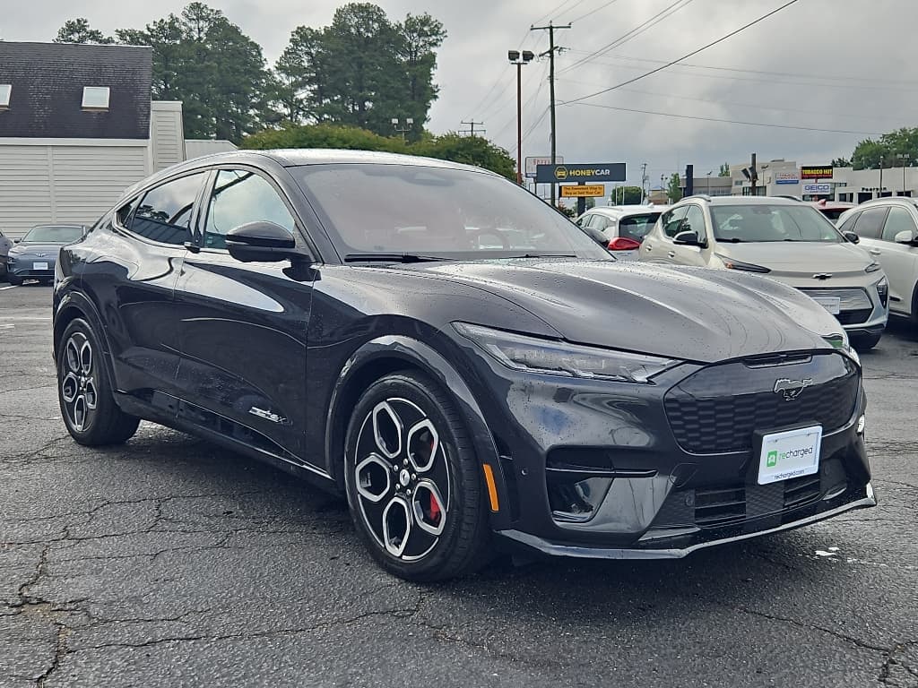 2022 Ford Mustang Mach-E view 4
