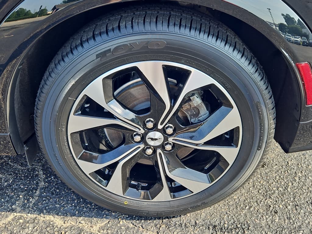 2021 Ford Mustang Mach-E view 26