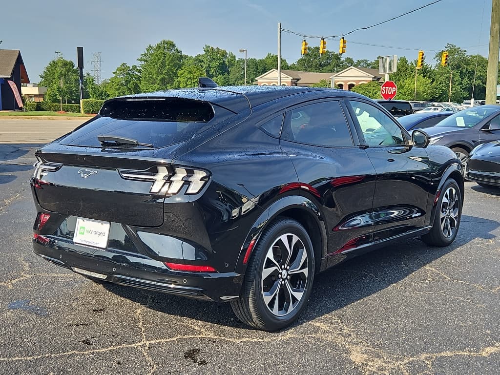2021 Ford Mustang Mach-E view 3