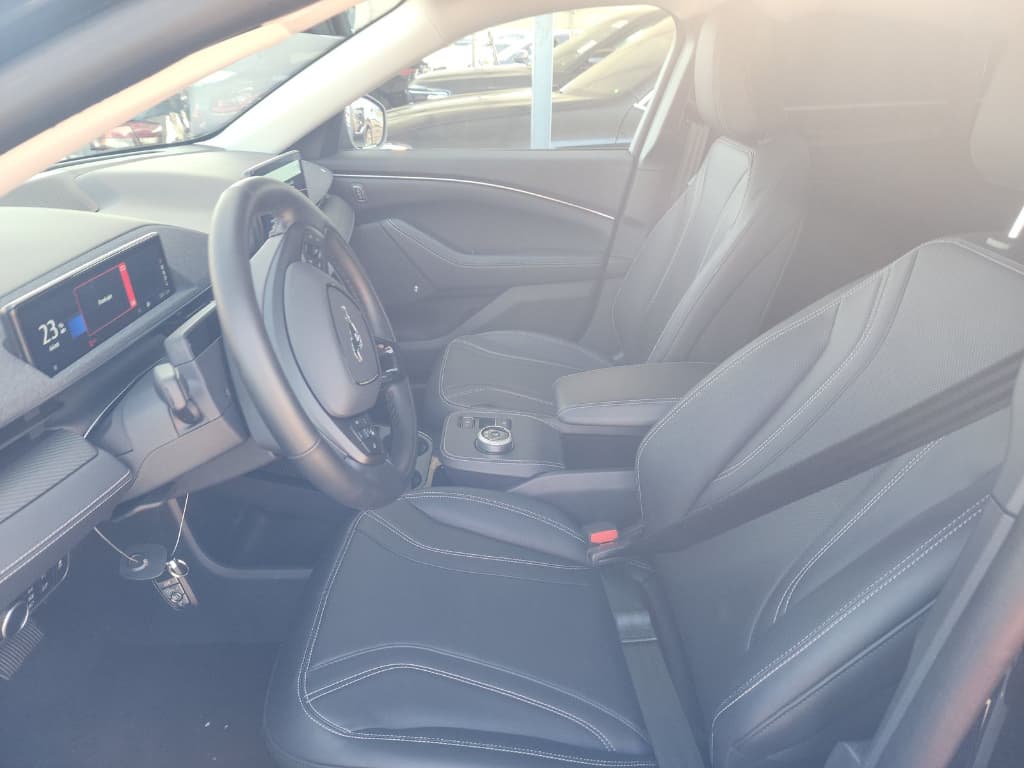 2024 Ford Mustang Mach-E view 5