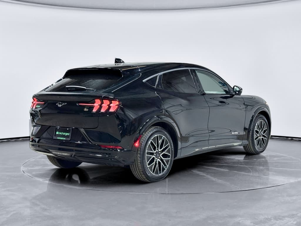 2024 Ford Mustang Mach-E view 3