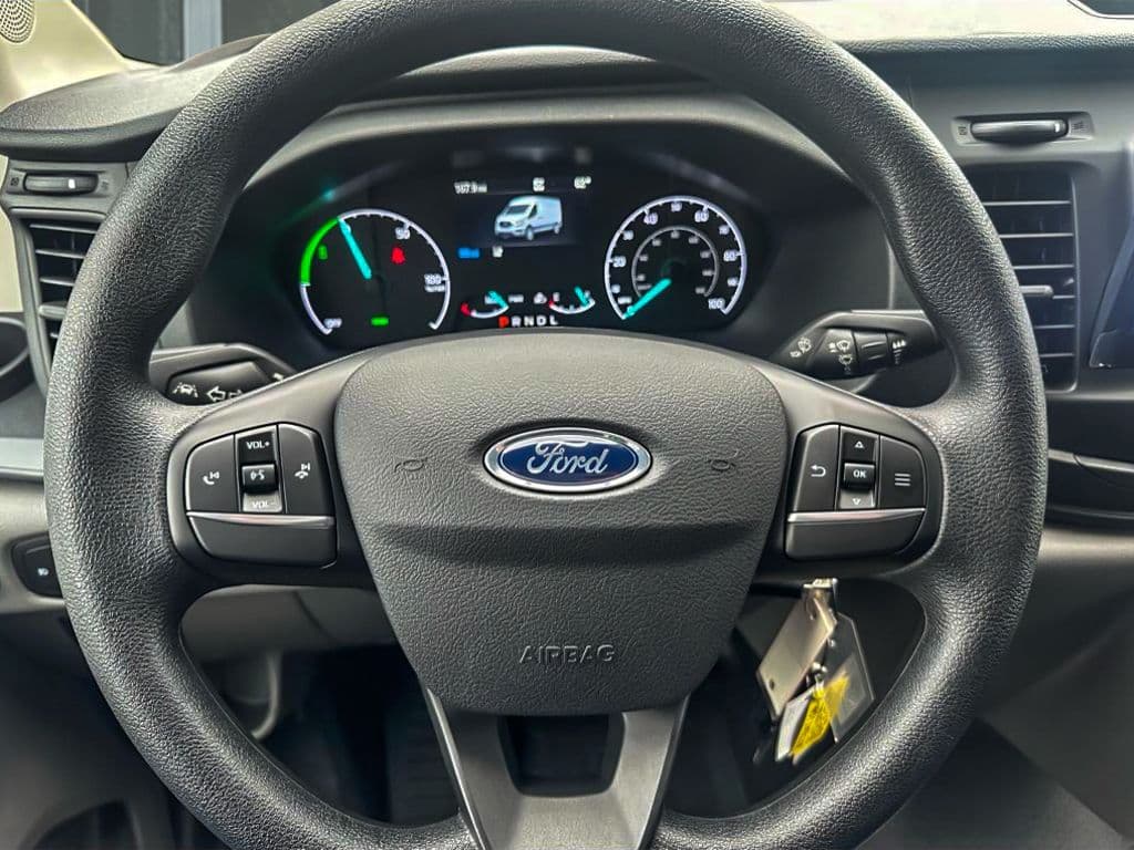 2023 Ford E-Transit view 6