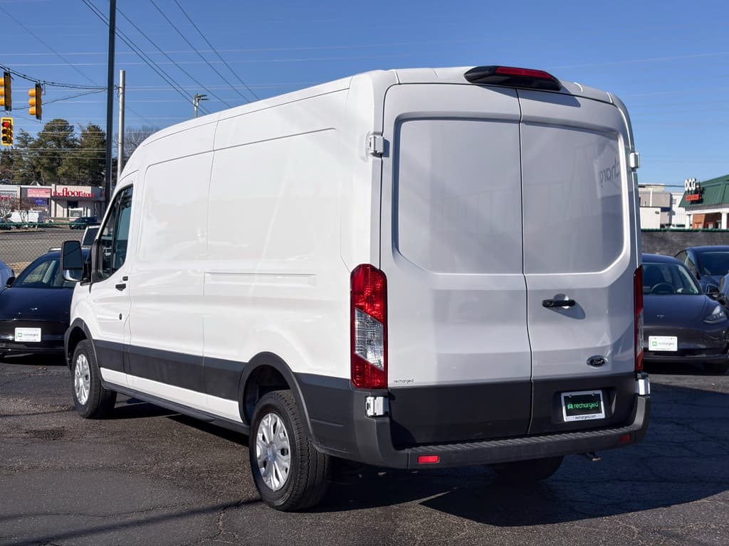 2023 Ford E-Transit view 2