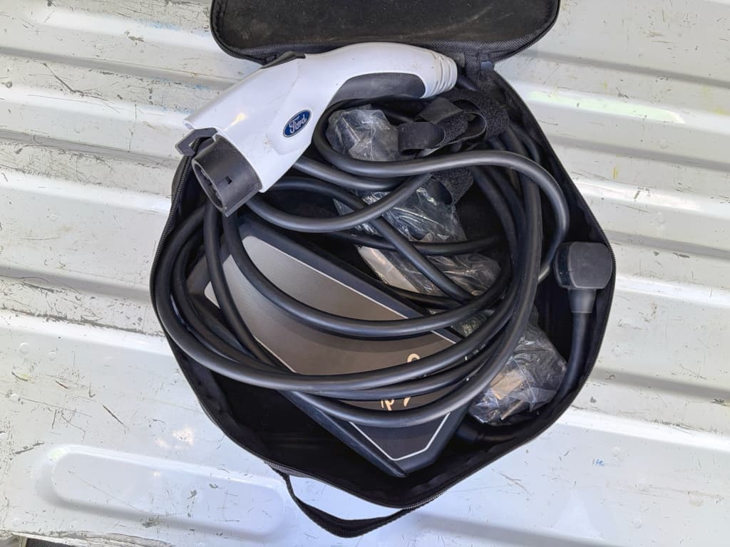 2023 Ford E-Transit view 6