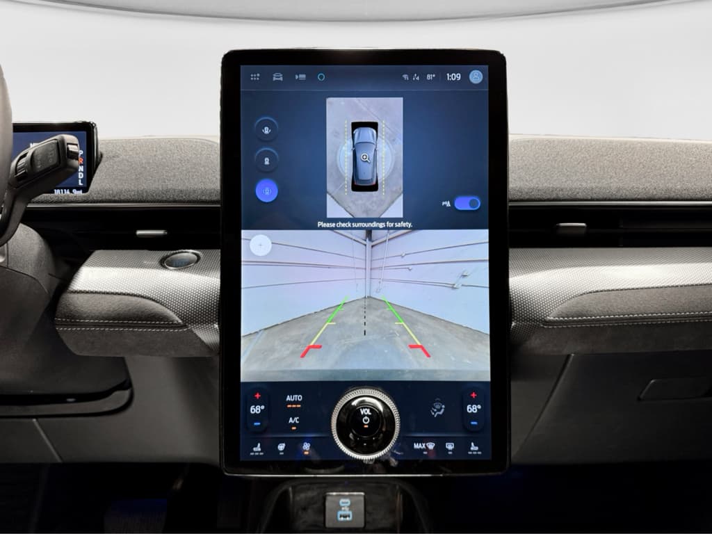 2024 Ford Mustang Mach-E view 14