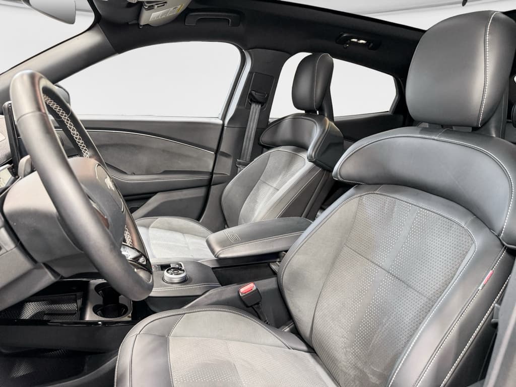 2024 Ford Mustang Mach-E view 17