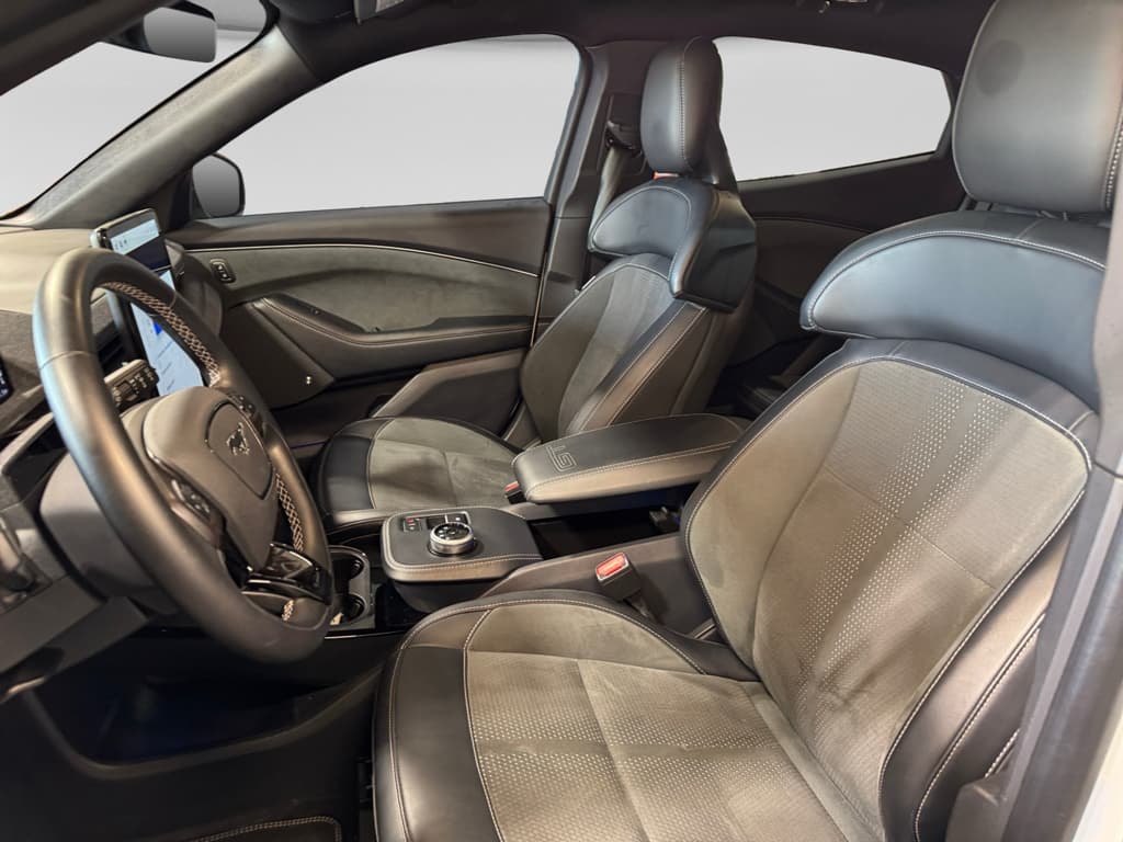 2023 Ford Mustang Mach-E view 18