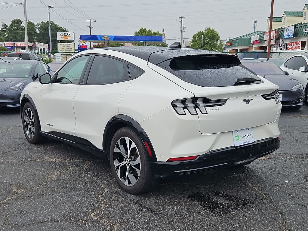 2021 Ford Mustang Mach-E view 3